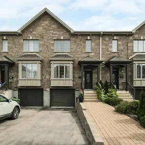 https://lovely-townhouse-with-big-deck.hotels-in-montreal.org